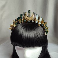 MOTHER EARTH Moss Agate Crystal Crown