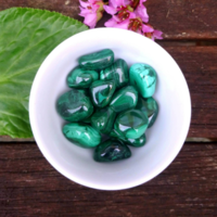Malachite polished tumblestone.