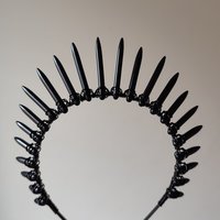 SPIKE AND DRUSILLA Howlite Crystal Crown