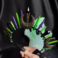 HALLOWEEN QUEEN Howlite Crystal Crown