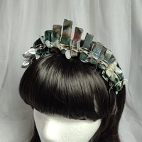MOTHER EARTH Moss Agate Crystal Crown