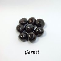 Crystal set for romance and relationships with carnelian, rose quartz, moonstone, garnet and information card.