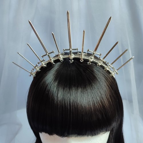 QUEEN OF SWORDS Crown