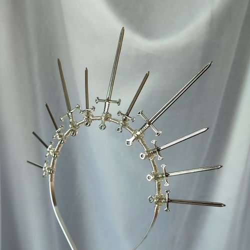 QUEEN OF SWORDS Crown
