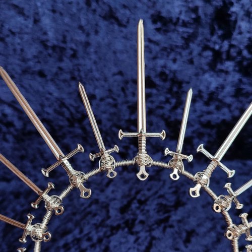 QUEEN OF SWORDS Crown