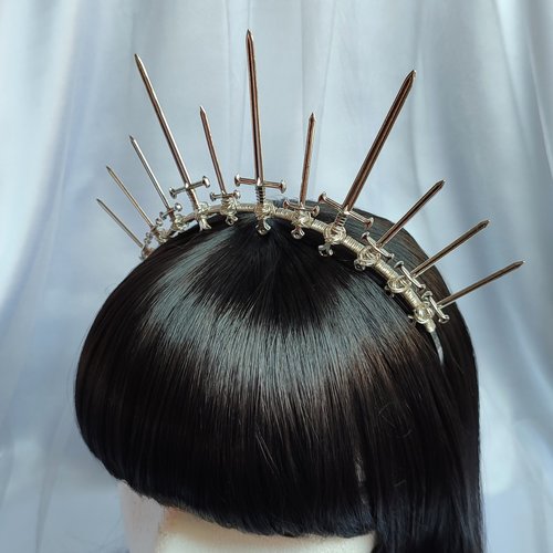 QUEEN OF SWORDS Crown