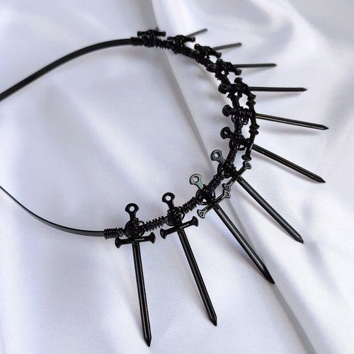DARK KNIGHT Swords Crown