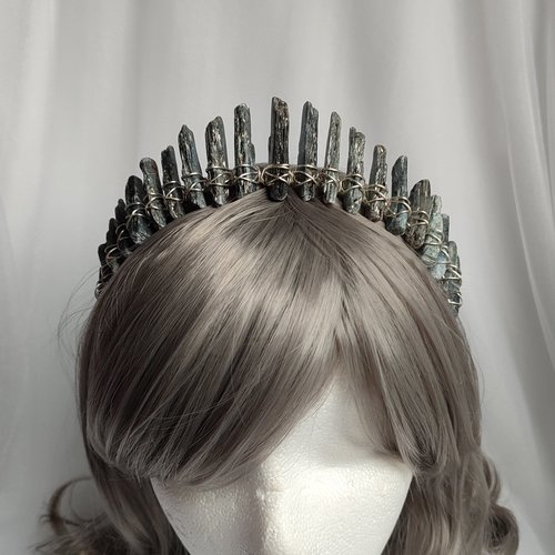 DAENERYS Kyanite Crystal Crown
