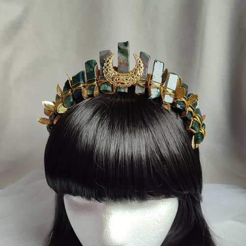 MOTHER EARTH Moss Agate Crystal Crown