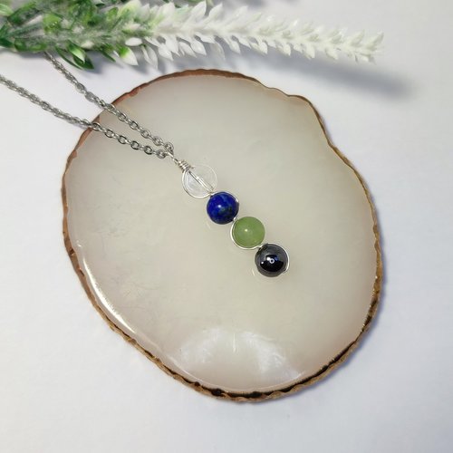 Study and exams gemstone pendant with quartz, lapis lazuli, fluorite and hematite with chain or cord.