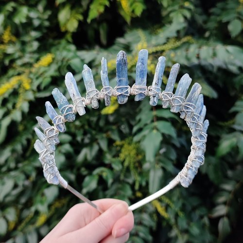 DAENERYS Kyanite Crystal Crown