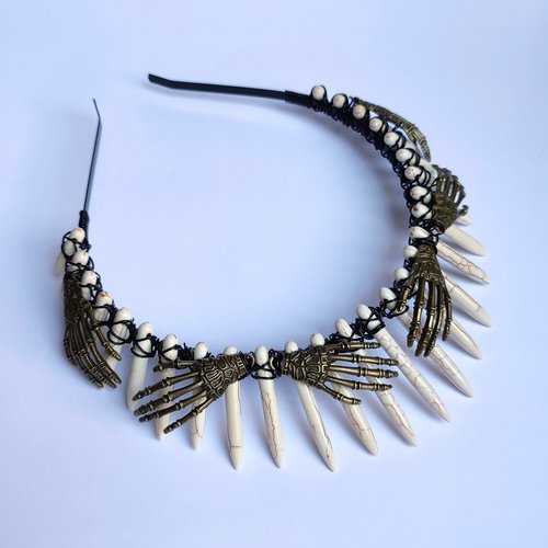 BONES Howlite Crystal Crown