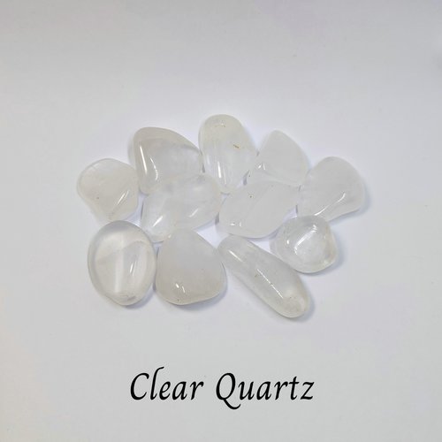 Crystal set for clearing and activating seven chakras with quartz, amethyst, lapis lazuli, aventurine, tiger's eye, carnelian, red jasper and information guide.