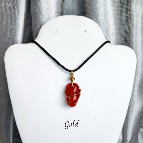 Carnelian tumblestone wrapped in gold, rose gold or copper wire.