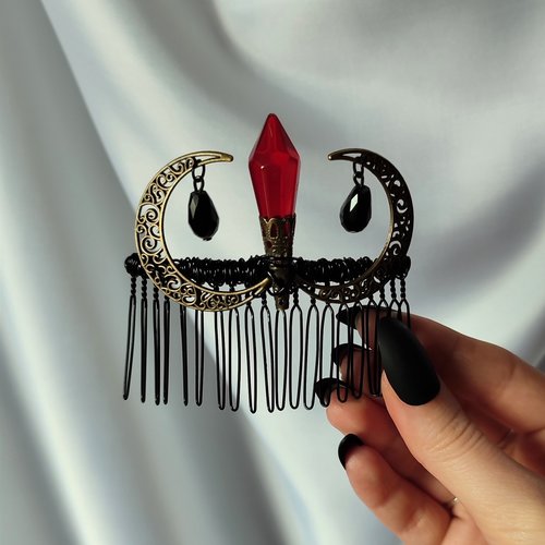Gothic Moon Comb
