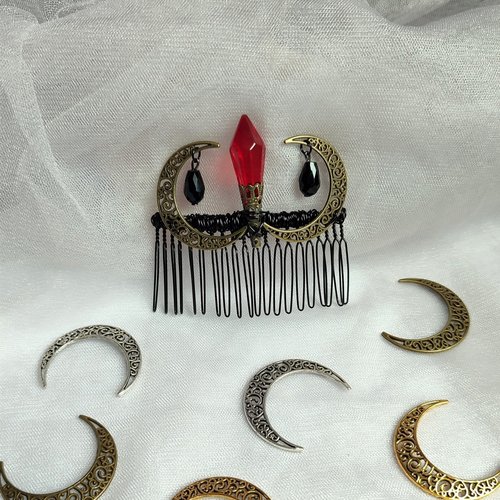 Gothic Moon Comb
