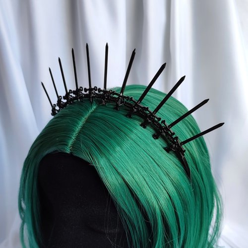 DARK KNIGHT Swords Crown