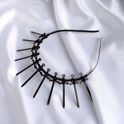DARK KNIGHT Swords Crown