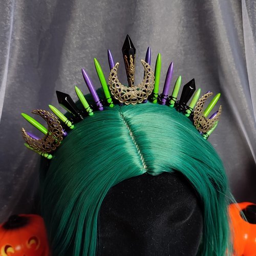 HALLOWEEN QUEEN Howlite Crystal Crown