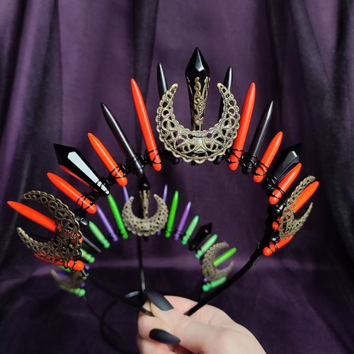 HALLOWEEN QUEEN Howlite Crystal Crown