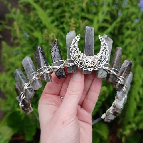 MOONSHINE Labradorite Crystal Crown