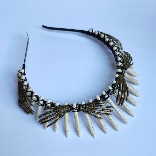 BONES Howlite Crystal Crown