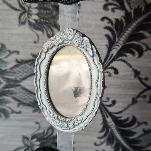 Gothic Hanging Photo Frames