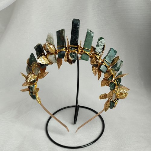 MOTHER EARTH Moss Agate Crystal Crown
