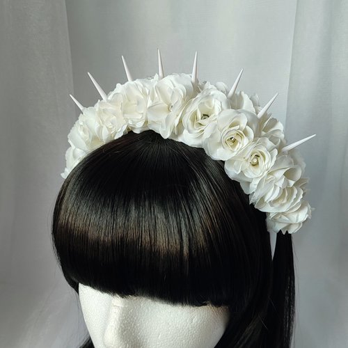 Bella Bride headband with white flowers and spikes.