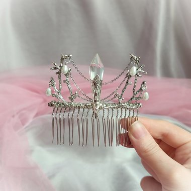 Fairy branch comb with AB glass crystal, branches, pearls and chains.