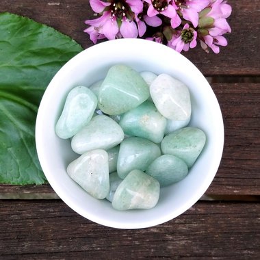 Green aventurine polished tumblestone.
